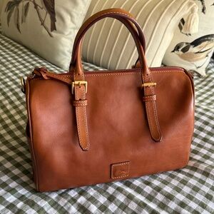 Dooney & Bourke Florentine Olivia Satchel in Natural 💛